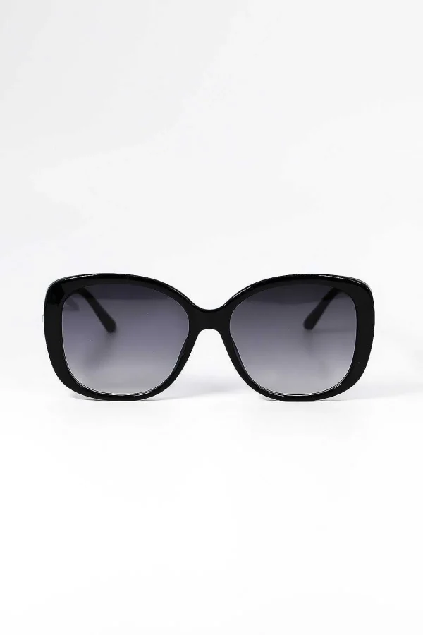 SOUL Accessories Black Sunglasses With Links Detail On Arms*Women As Seen On Social