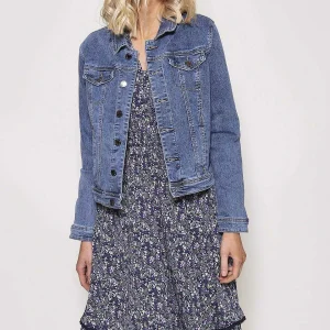 Kelly & Grace Weekend Denim Jacket In Medium Blue*Women Coats & Jackets