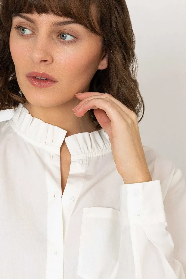 Kelly & Grace Weekend Ruffle Shirt In White*Women Tops & Blouses